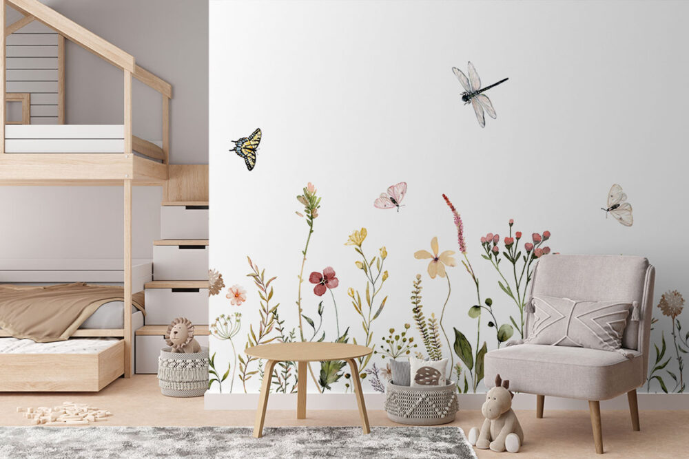 Wilde bloemenweide met dieren