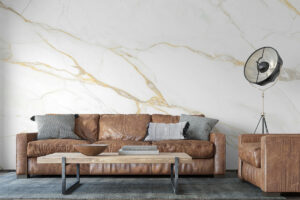 Modern marmerdesign met champagnekleurige lijnen