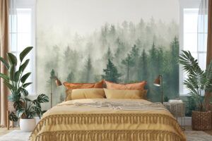 Mistig bos met zonnestralen